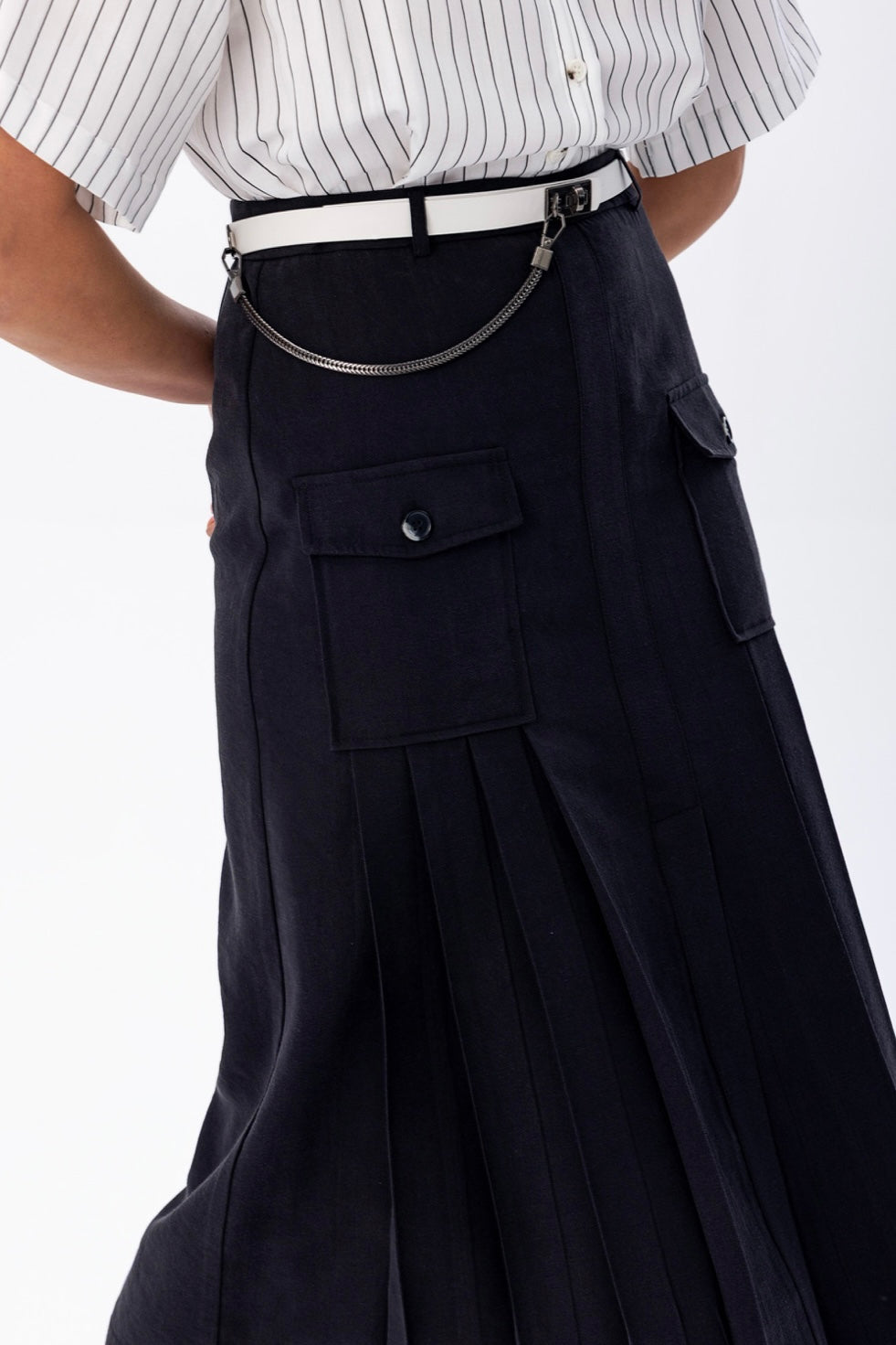 Contrast Pleated Dress Black