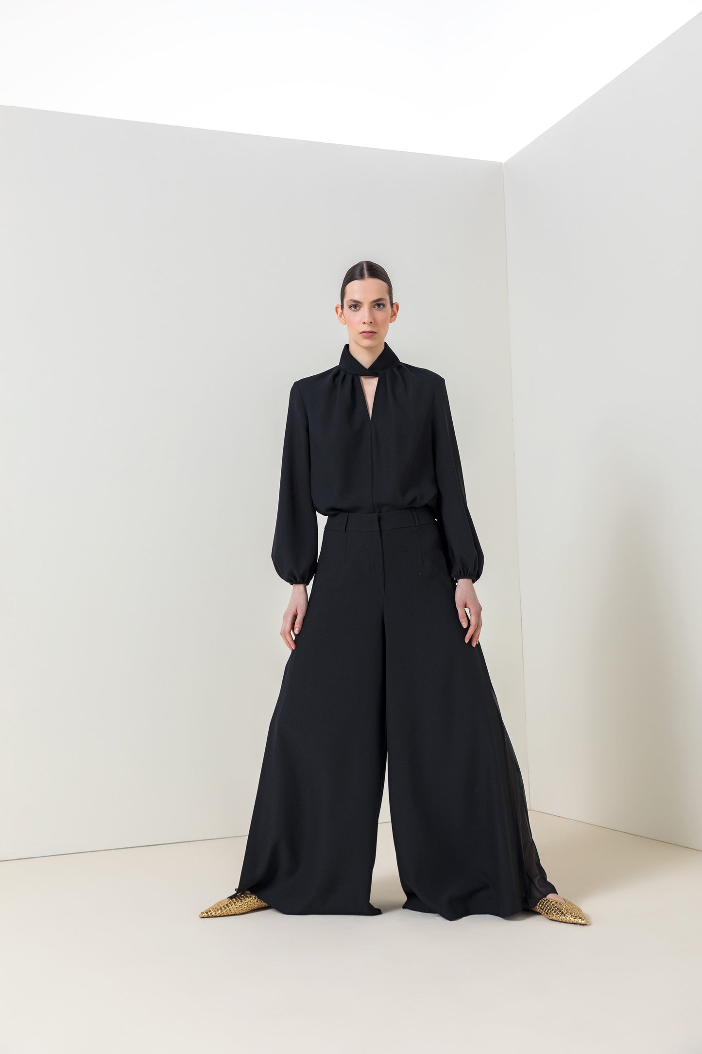 بنطلون أنيق واسع الساق مطوي