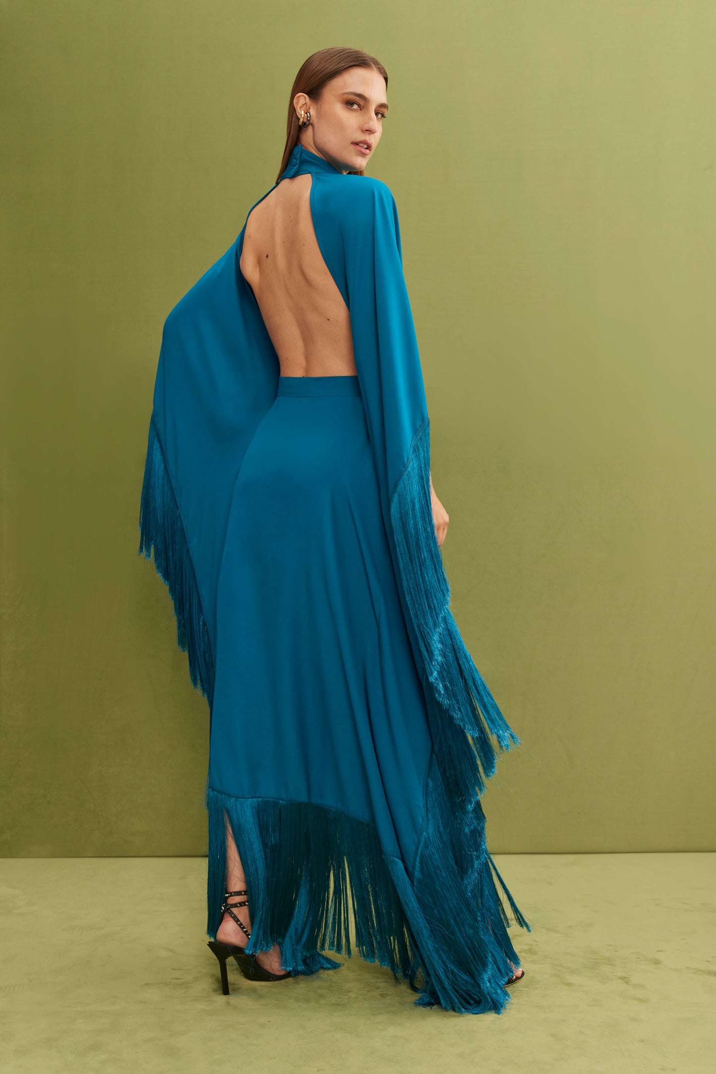 فستان ماكسي مزين بالشراشيب