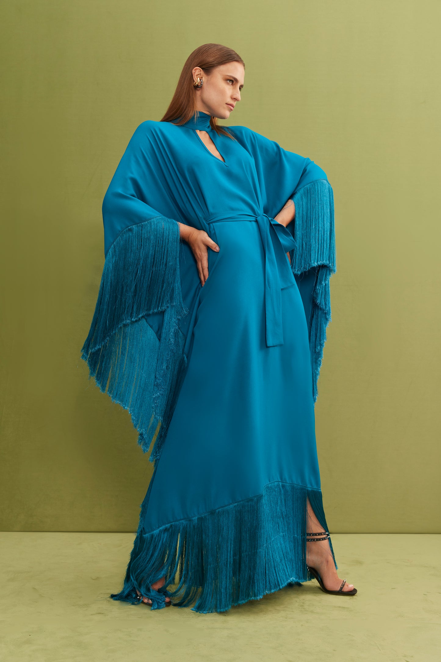 فستان ماكسي مزين بالشراشيب