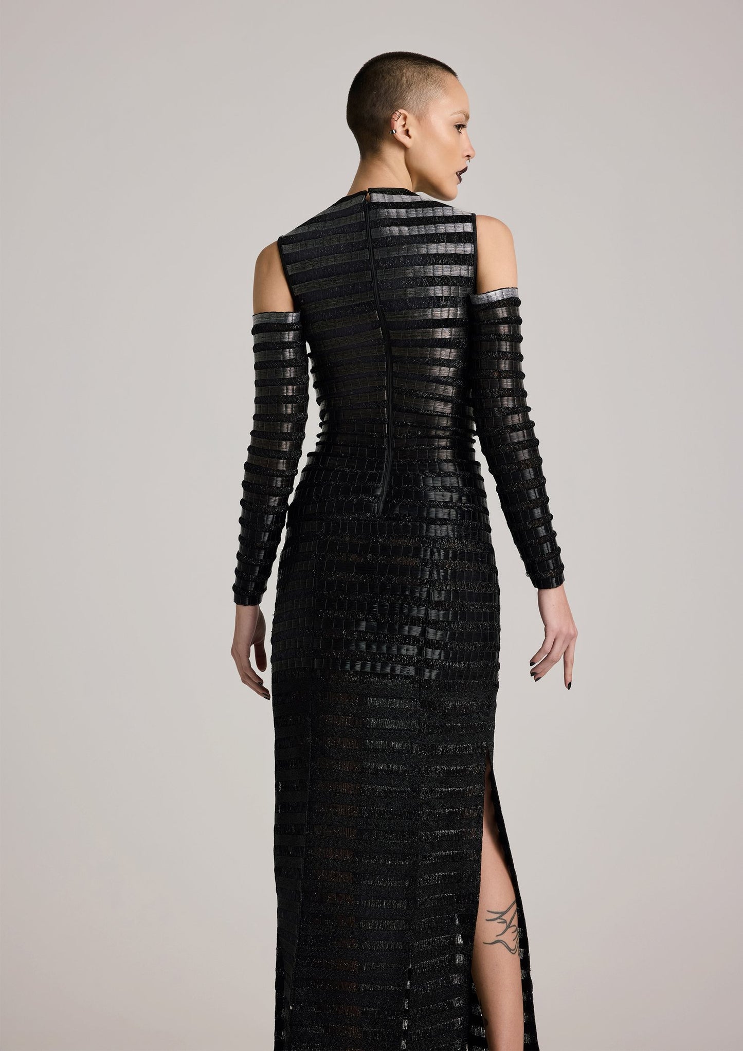 فستان الزجاج المخطط