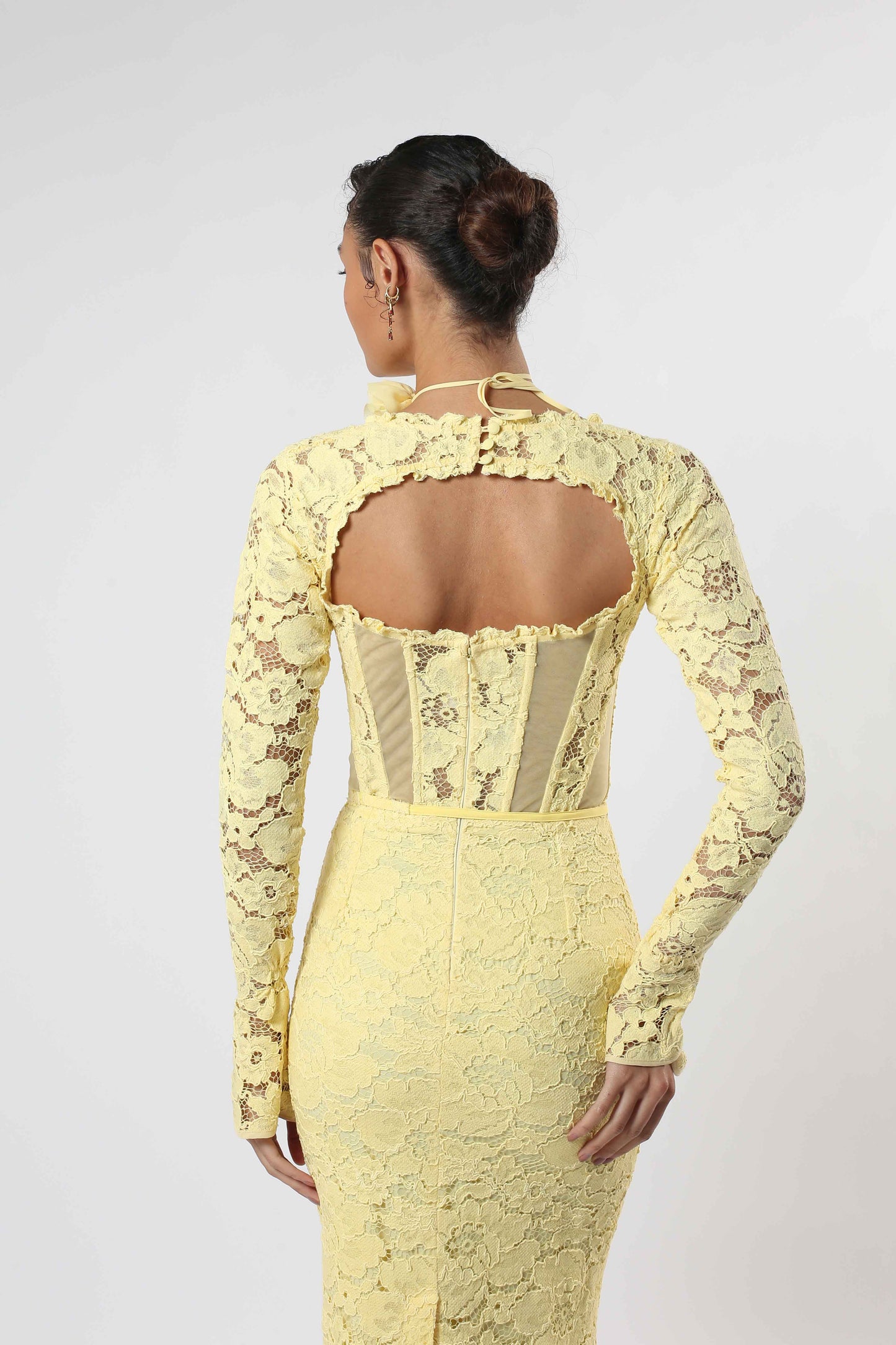 فستان دانتيل ميدي