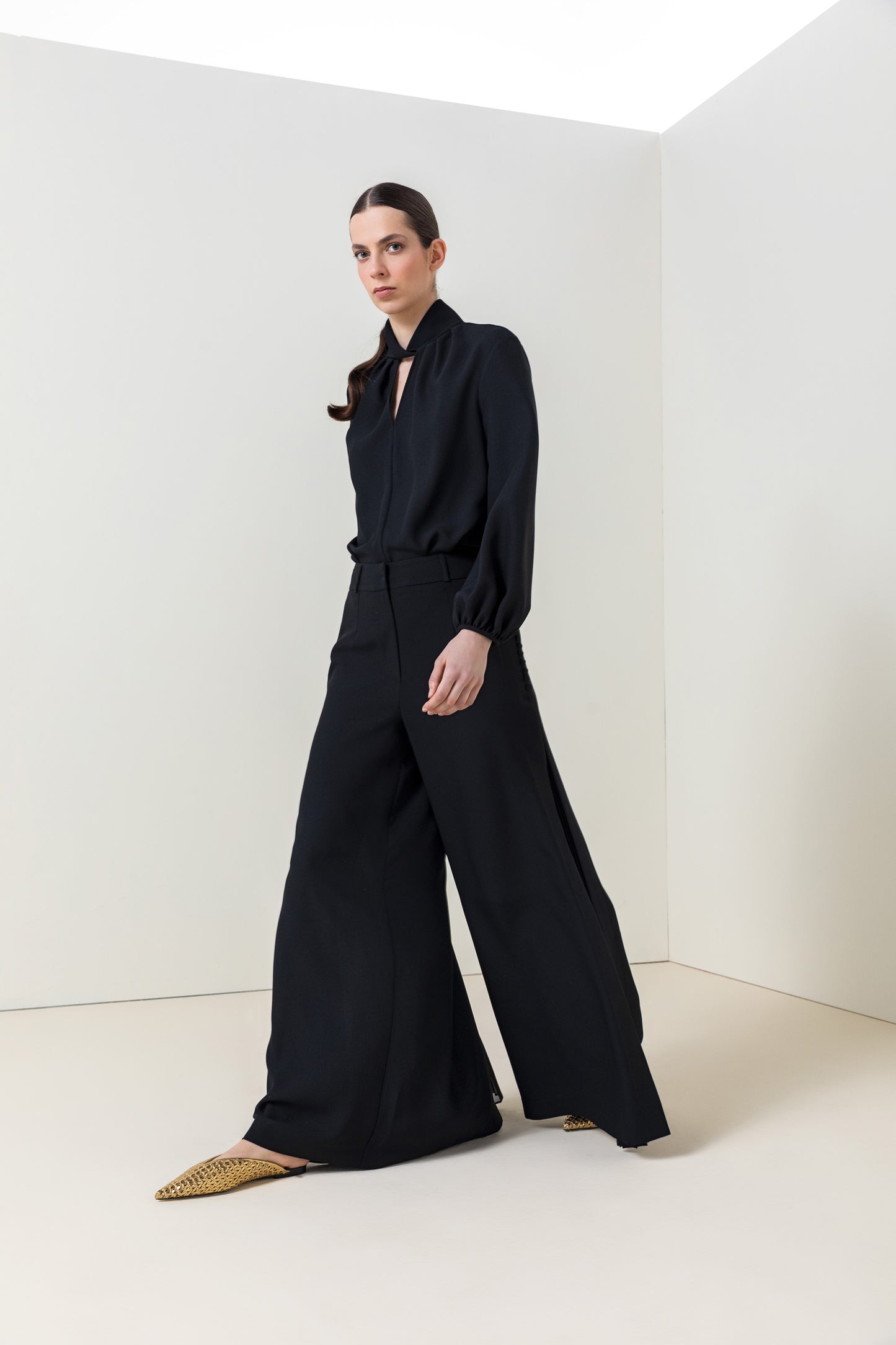 بنطلون أنيق واسع الساق مطوي