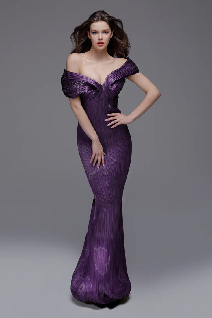 فستان مضلع بدون أكتاف