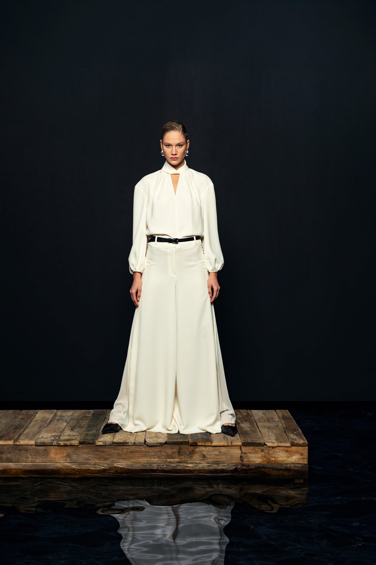 بنطلون أنيق واسع الساق مطوي