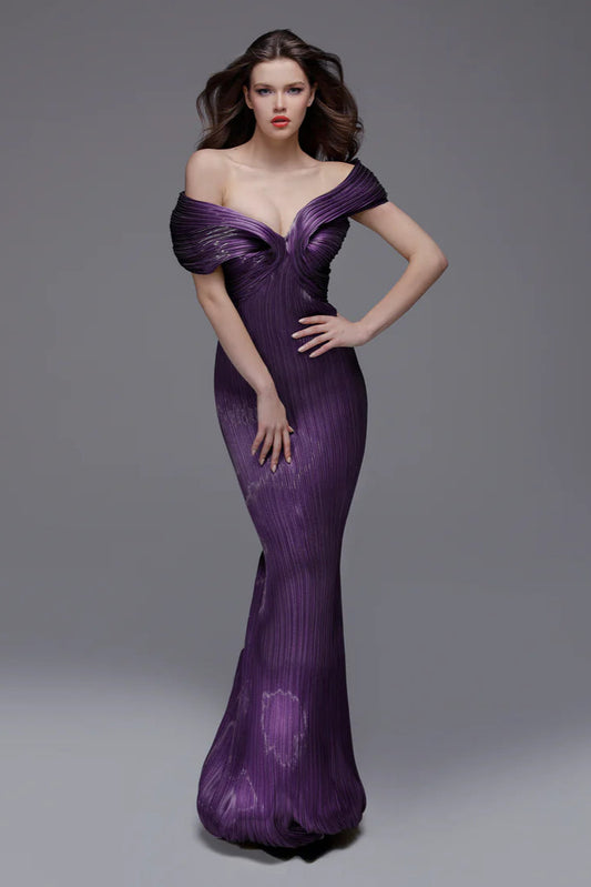 فستان مضلع بدون أكتاف