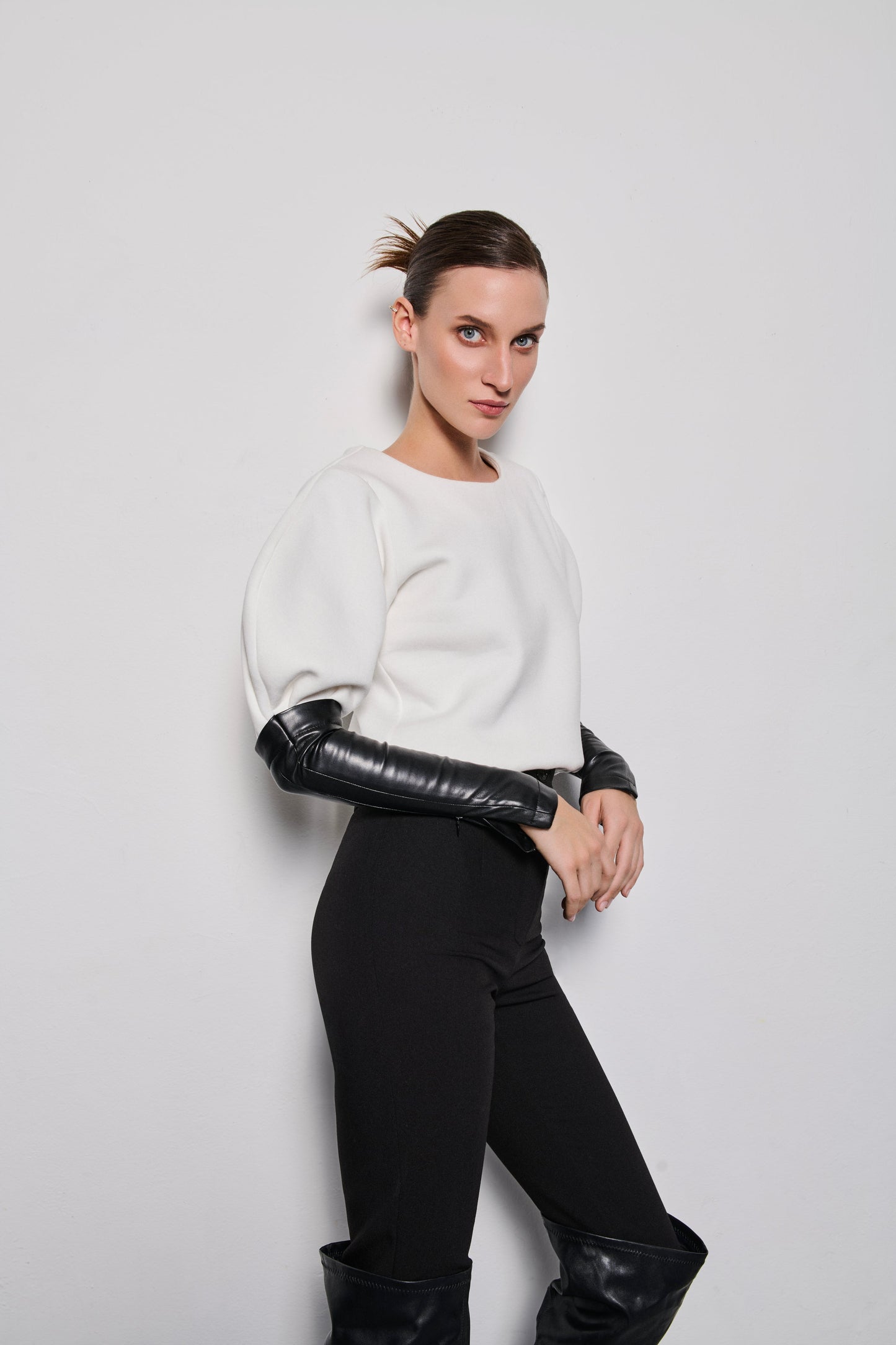 La Dernière Chance Sweatshirt