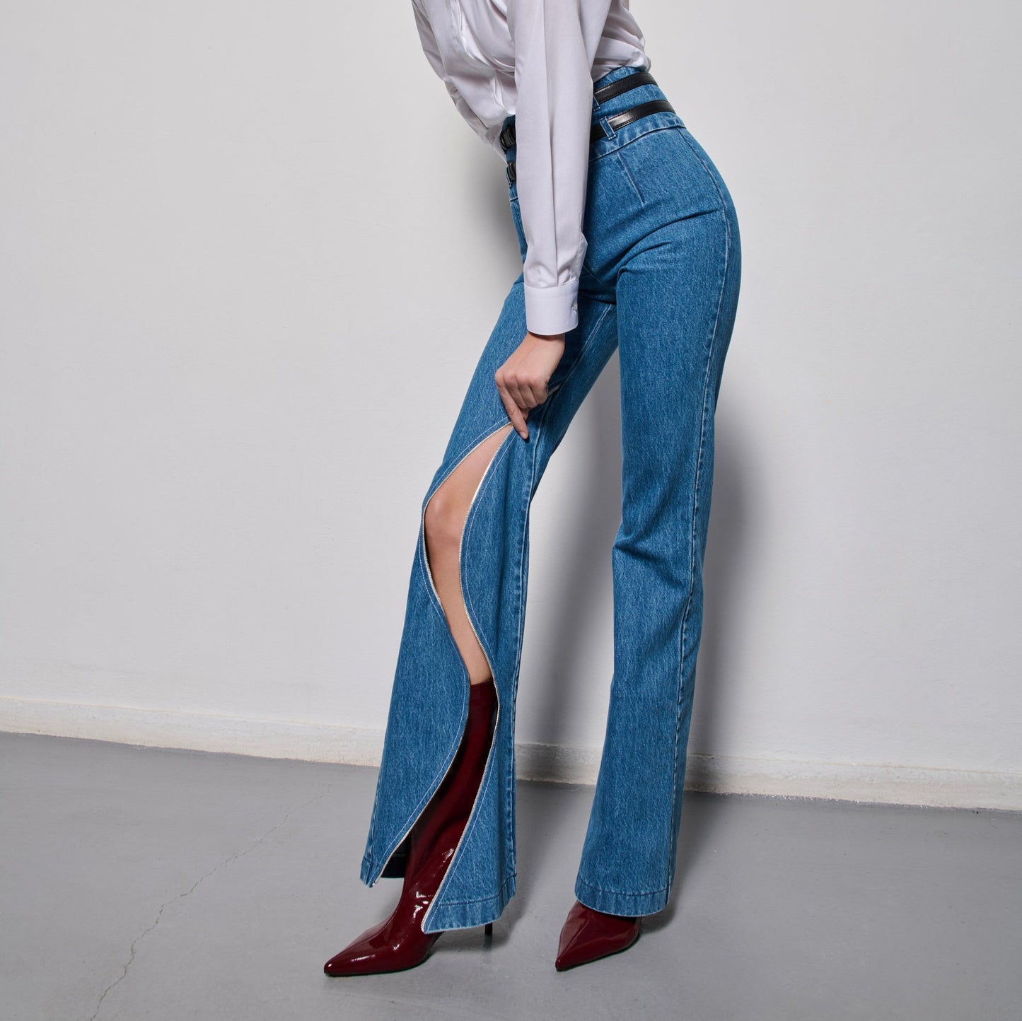Off Side Zipper Jeans